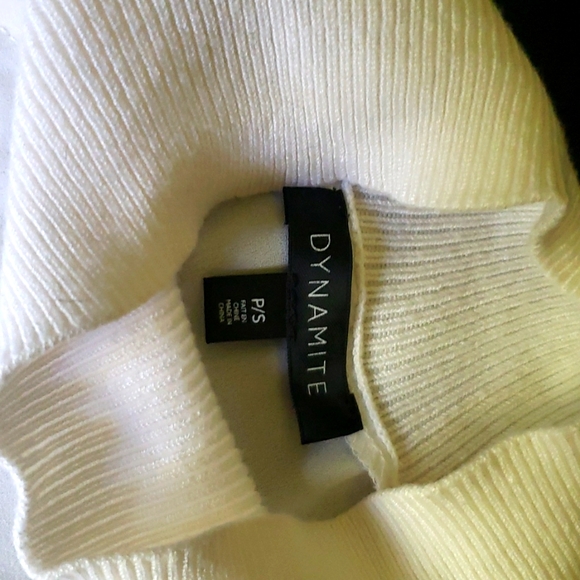 White Dynamite turtleneck top - Picture 4 of 5